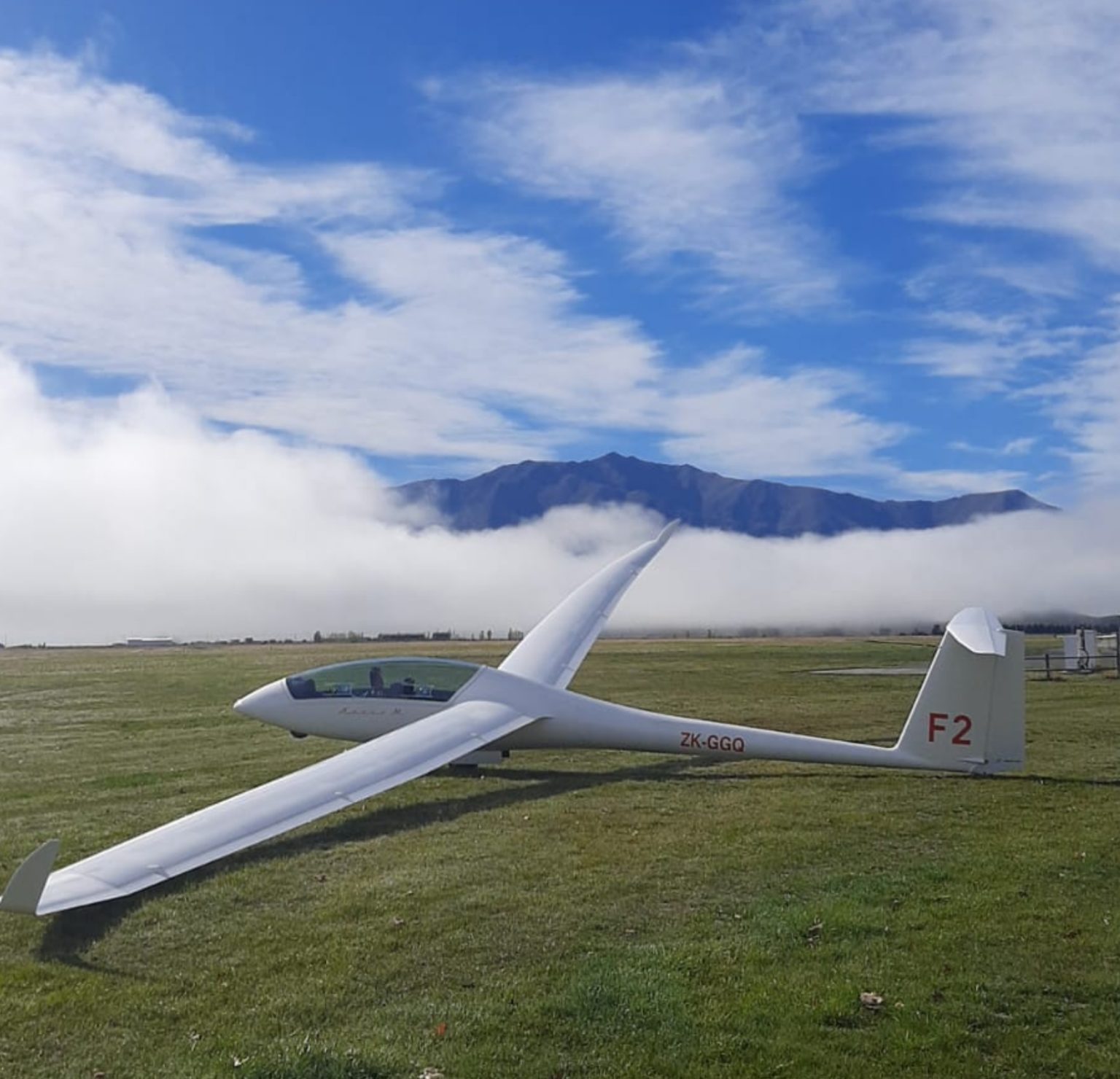 Glider at Omarama air field